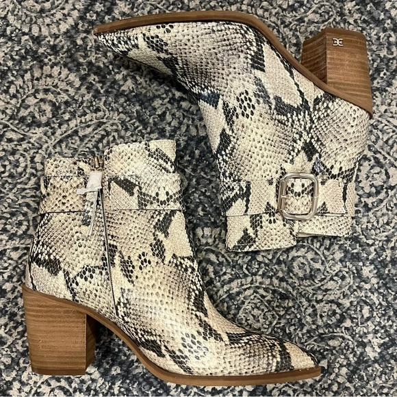 NWT SAM EDELMAN Leonia Buckle Pointed Toe Snakeskin Ankle Booties - Picture 4 of 12